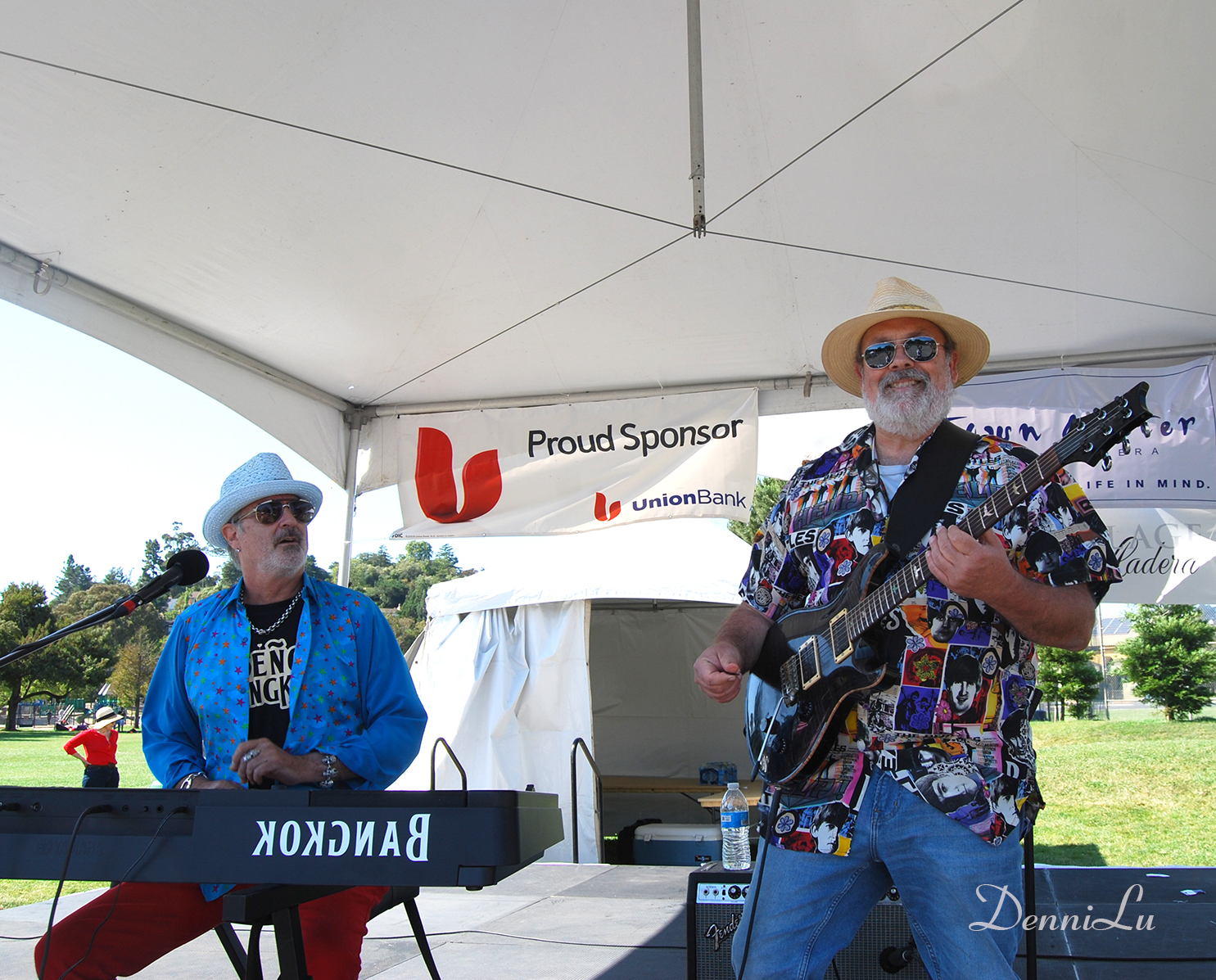 Senor Bangkok, Peter Harris, George Michalski